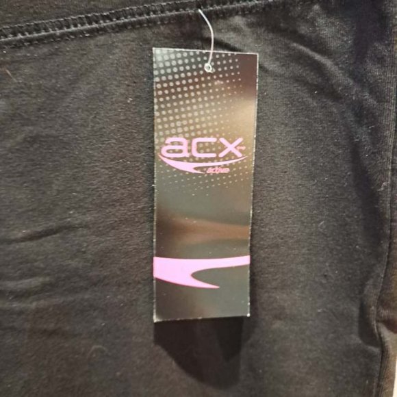 NWT black women's yoga pants / capris - Picture 8 of 9